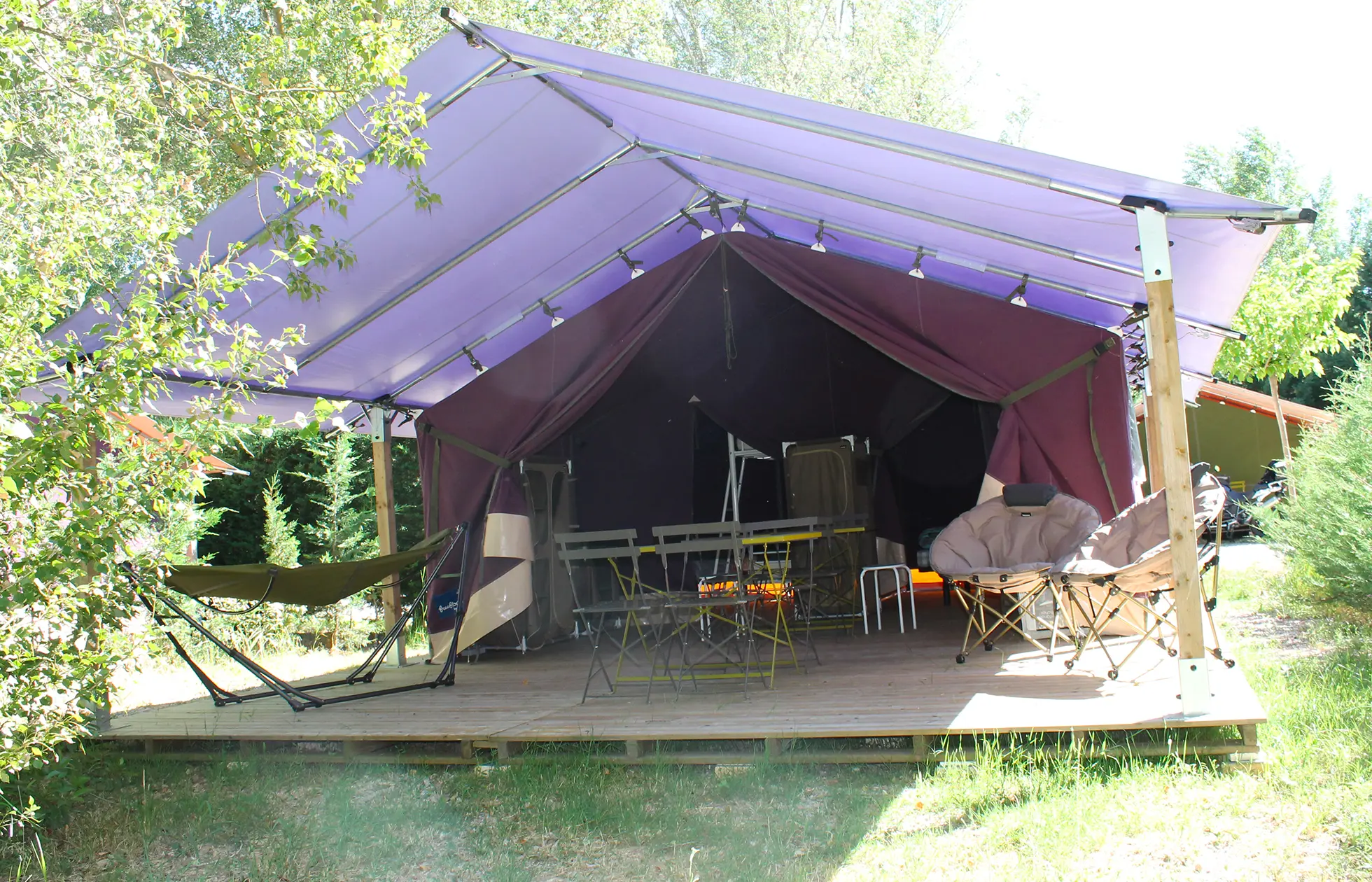 23 - Camping La Rivière - Hébergement