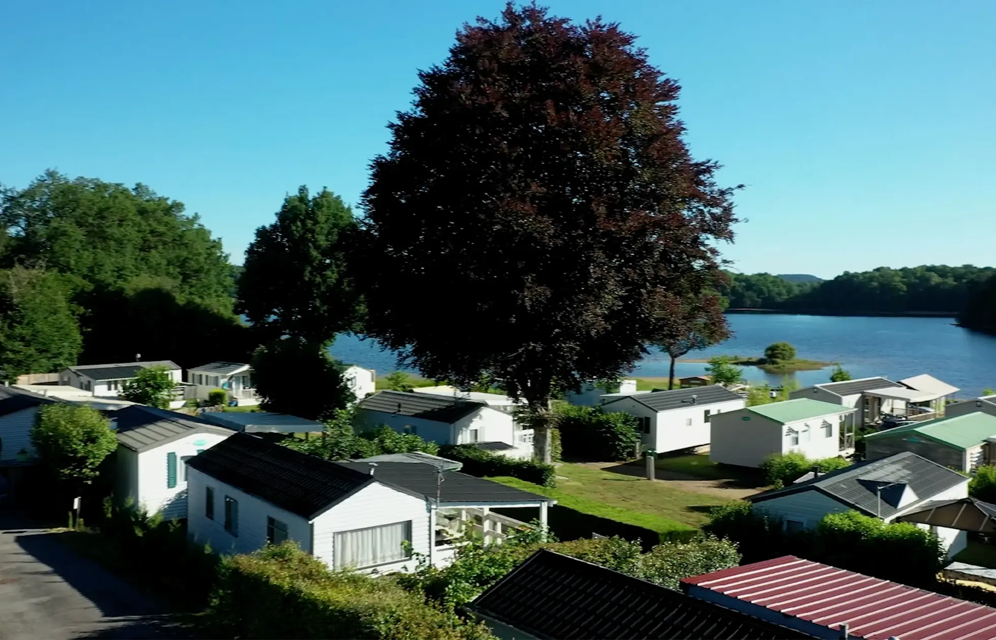 16 - Camping Le Port de Neuvic - Hébergement