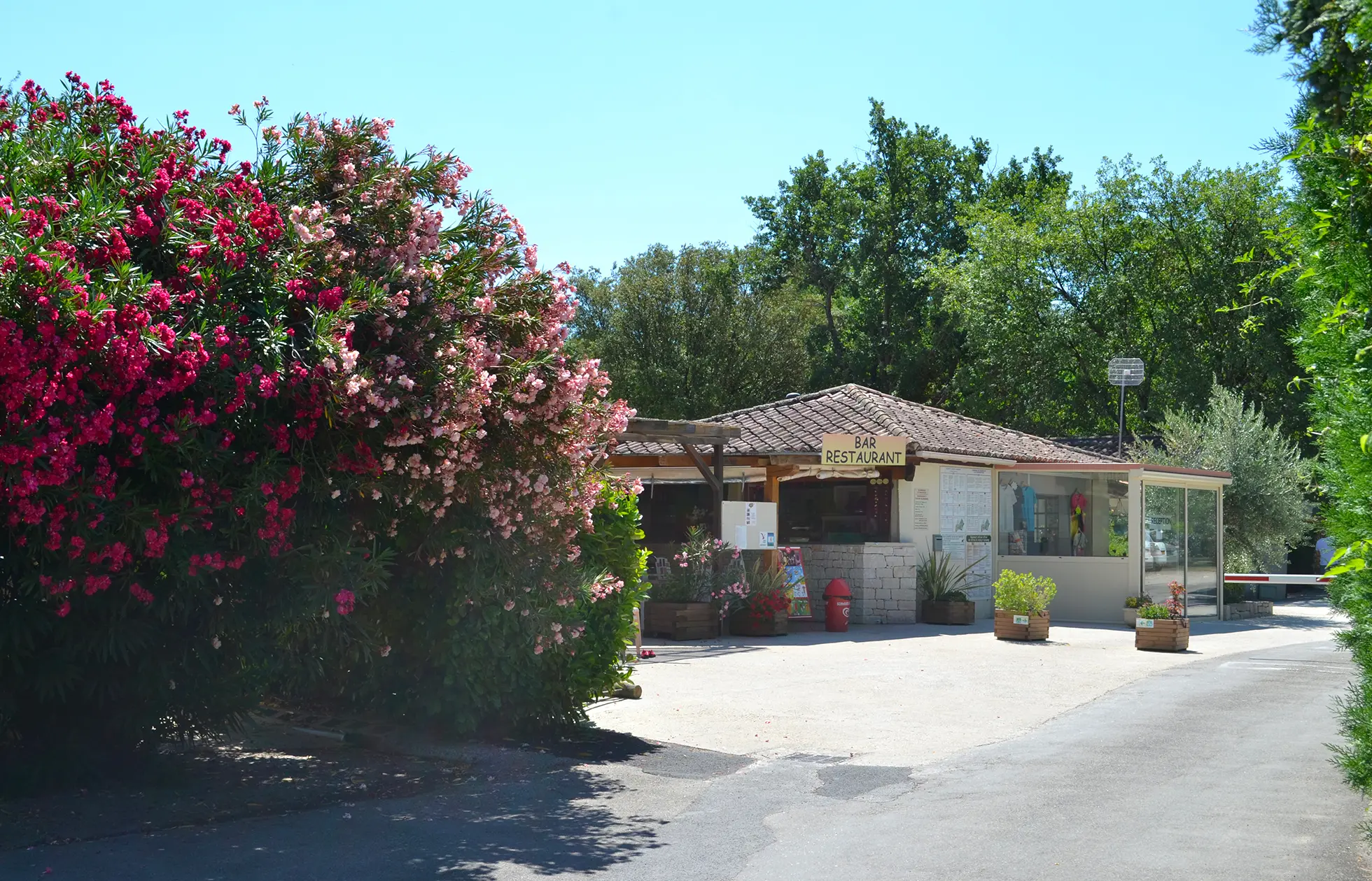 Angebot ' - '38 - Camping Le Saint Michelet - Service