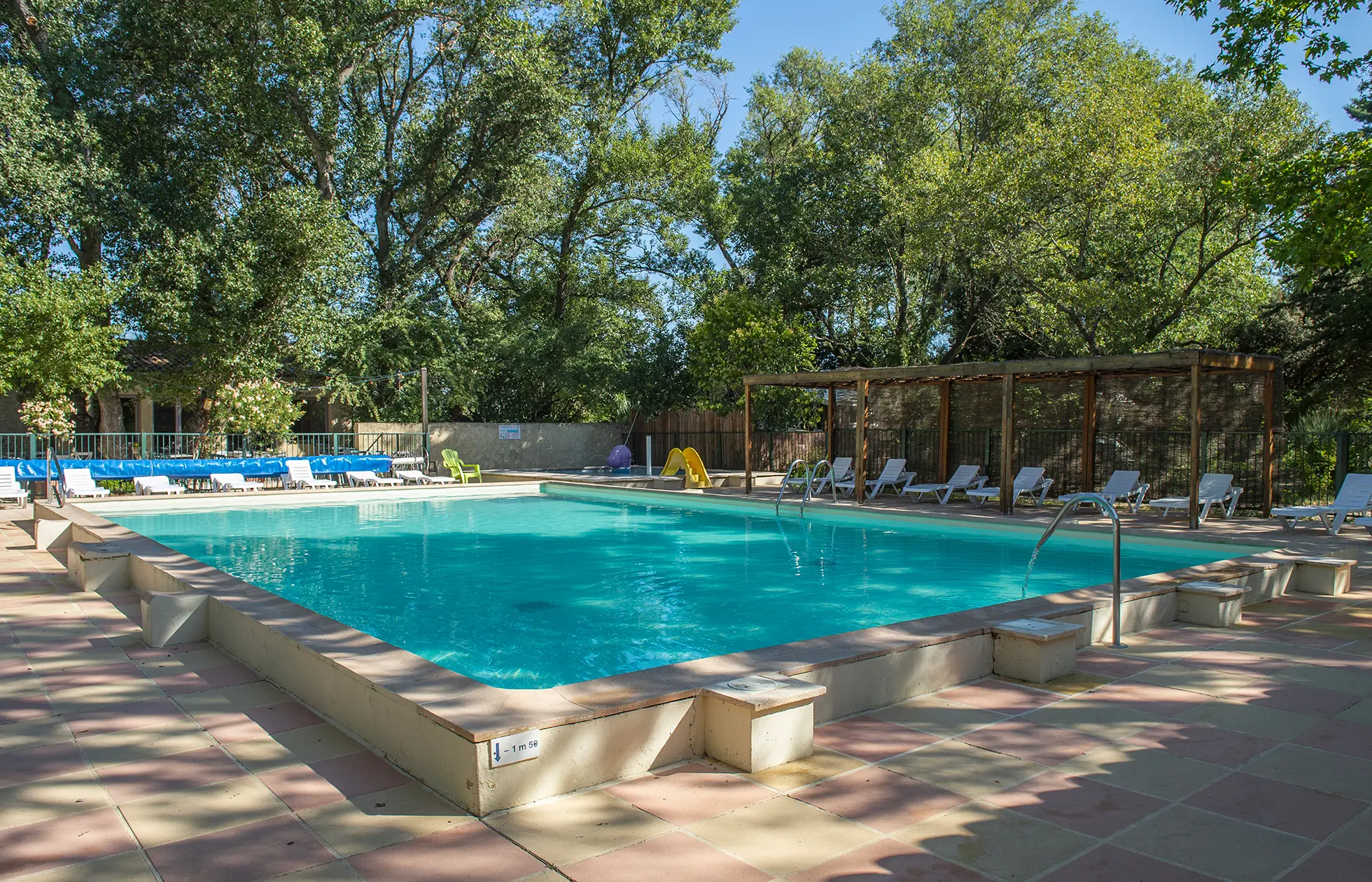Camping Les Rives de l'Aygues - Piscine 5