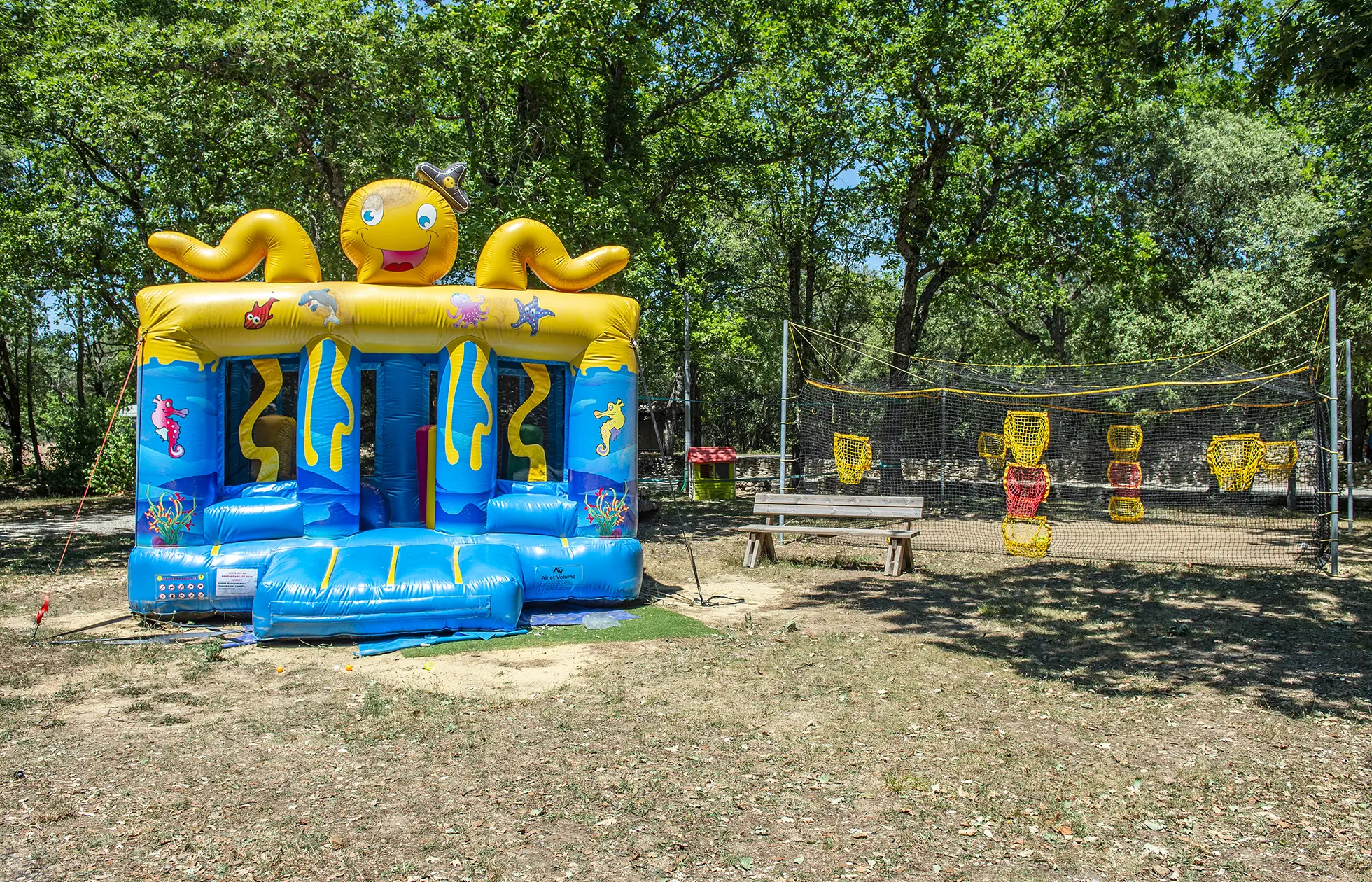 Camping Les Truffières - Aire de jeux 3