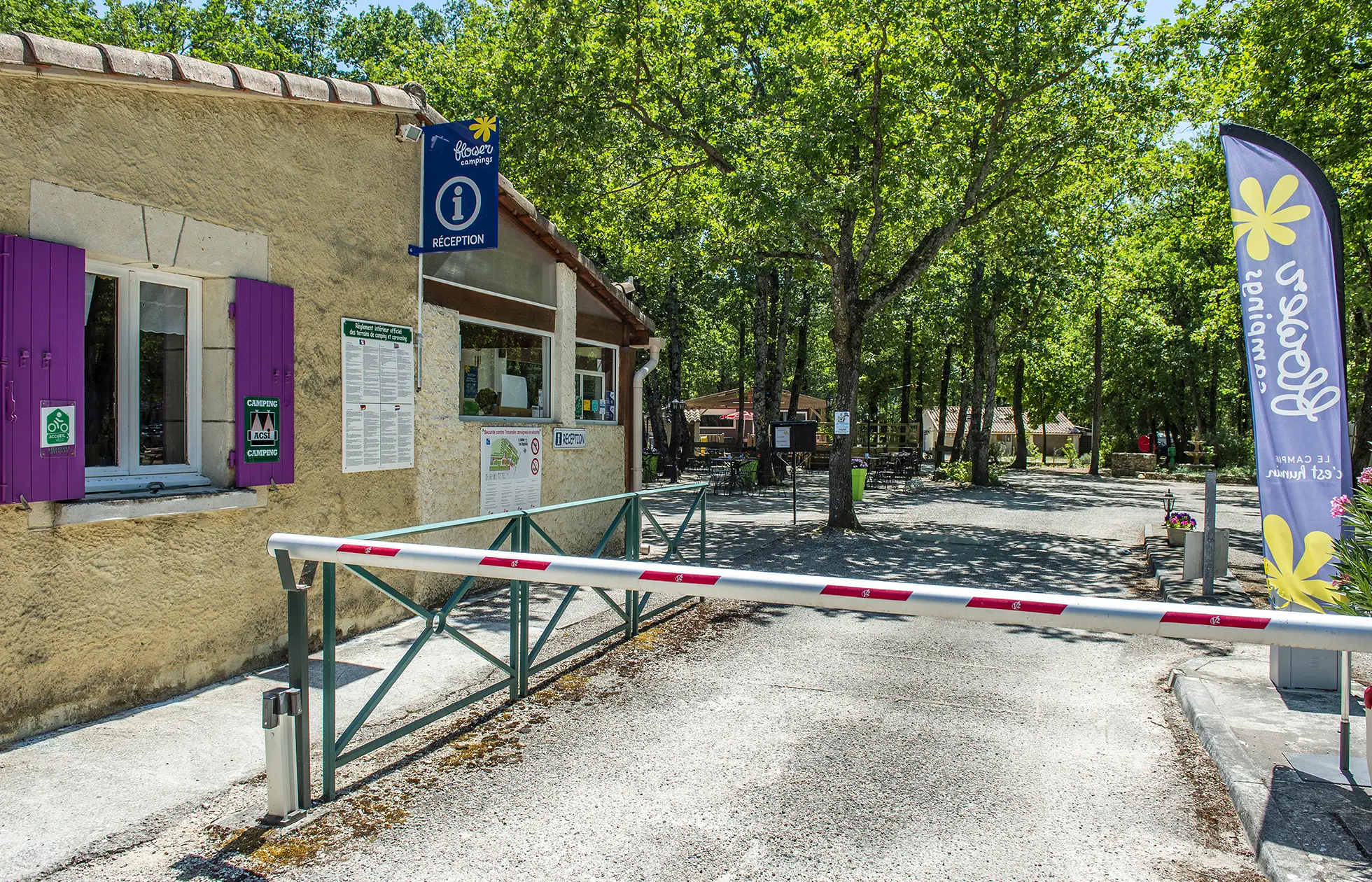 Camping Les Truffières - Situation 2